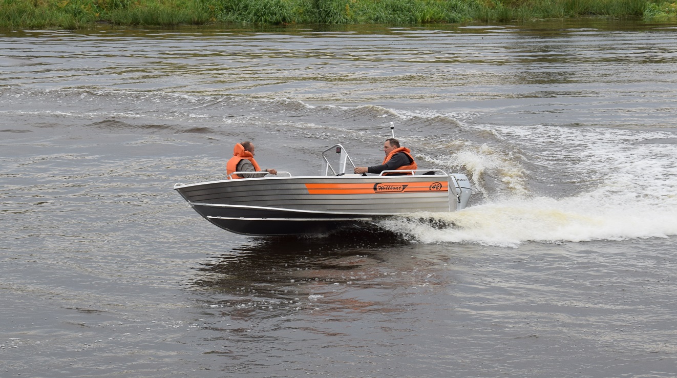 Wellboat-42NexT консоль